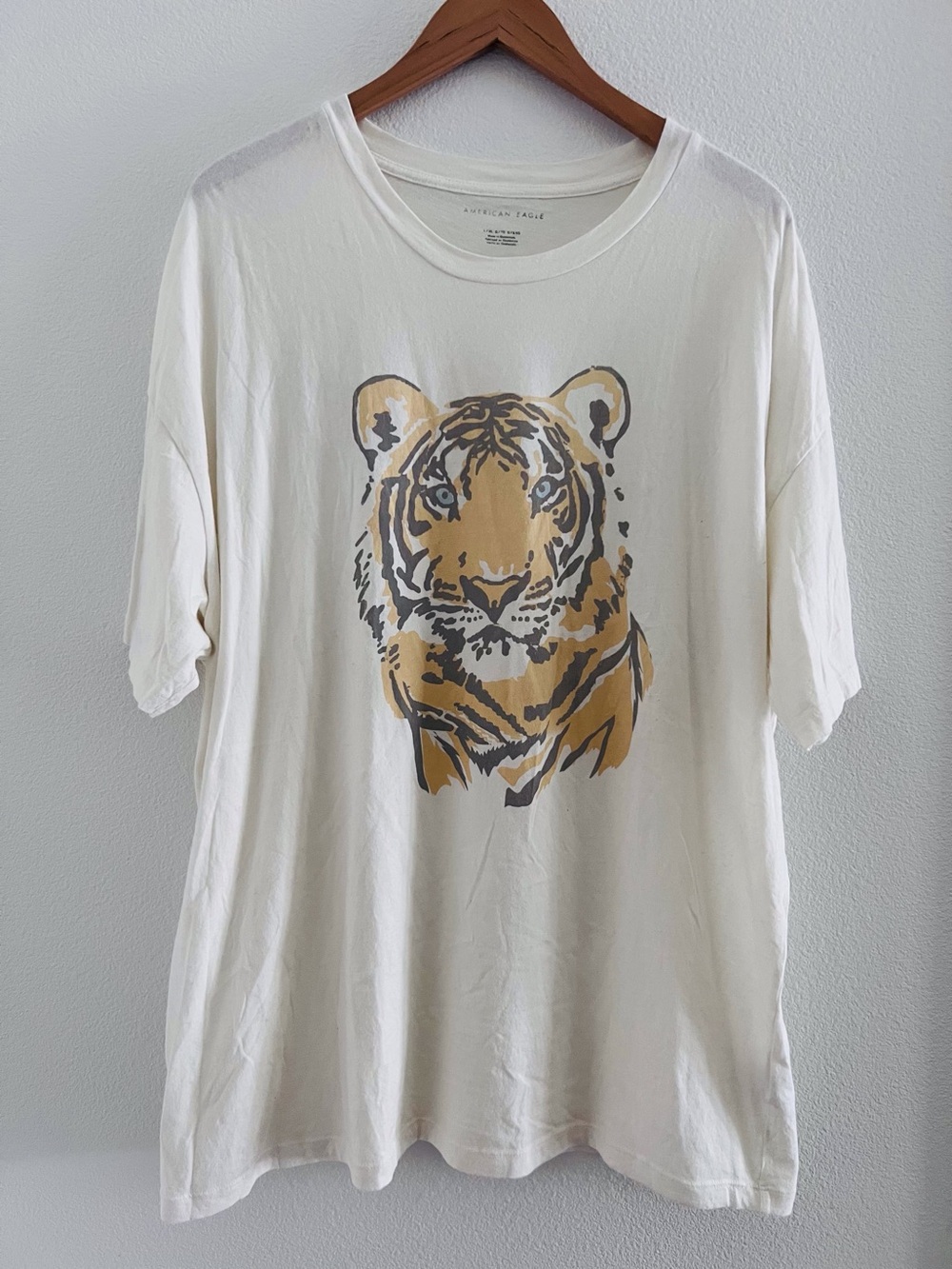 American Eagle Outfitters Tiger Graphic Tee